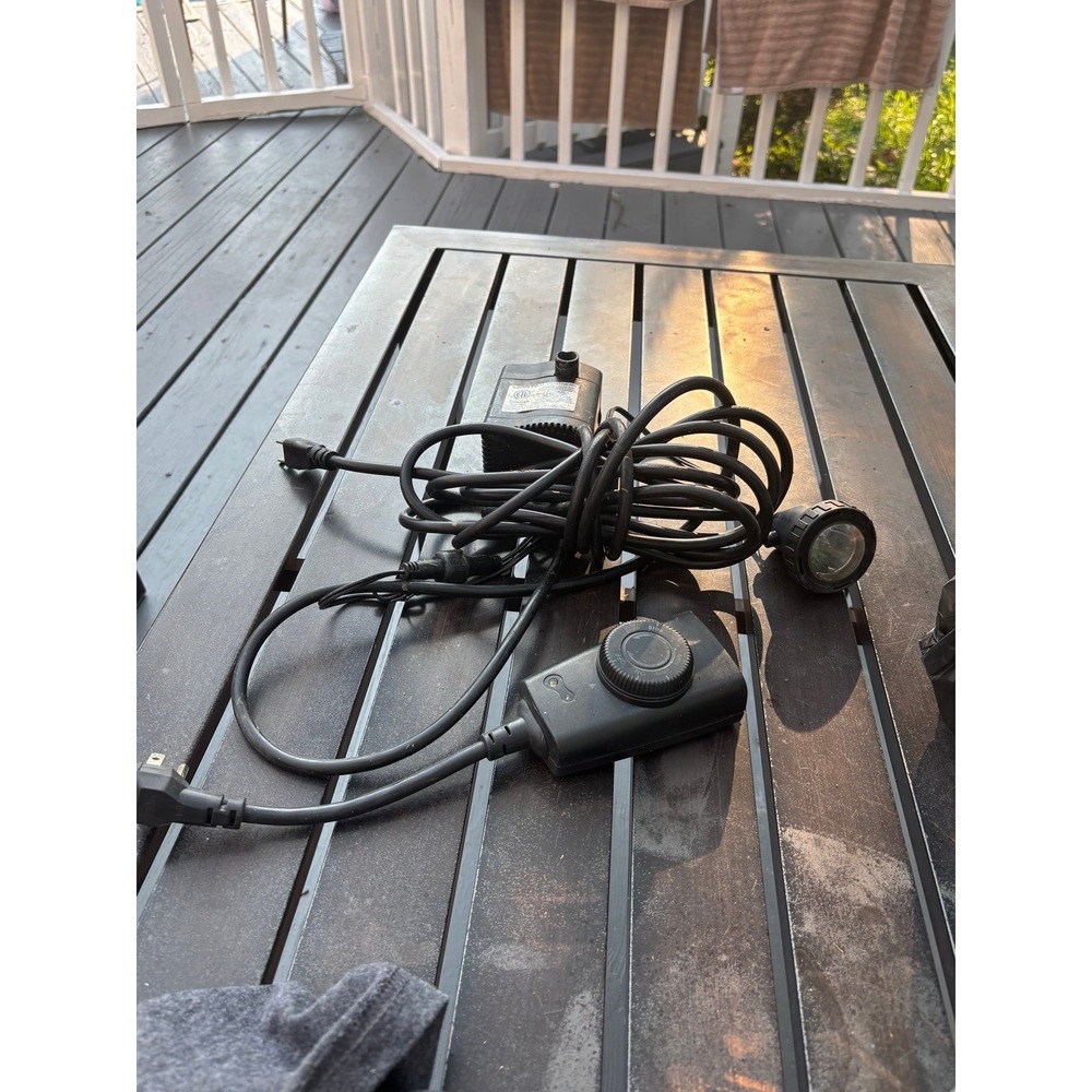 Intertek 300-Gph Submersible Fountain Pump Pond Water Feature with Light Used